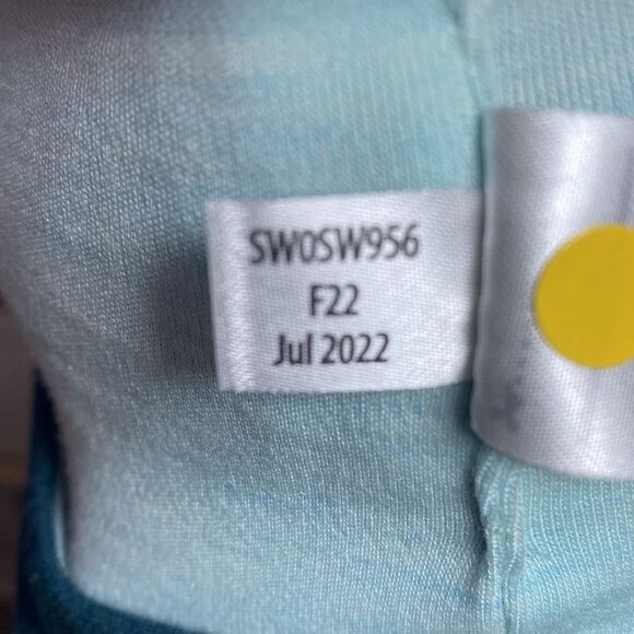 Smartwool Women's 100% Merino Wool Cuffed Reversible Beanie Hat in Emerald - Picture 6 of 6